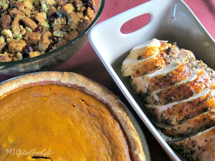 american-gluten-free-thanksgiving-stuffing-pie-and-turkey-min