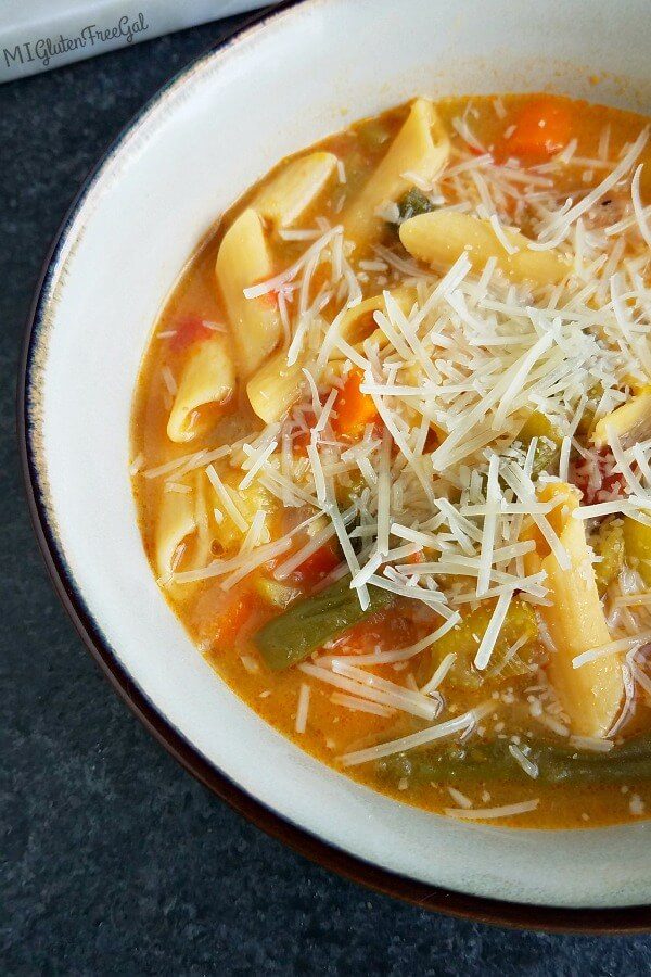 minestrone soup close up 