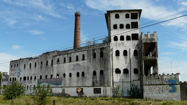 flint water crisis stock image of abandoned building