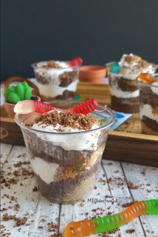 Dirt and Worms an Earth Day dessert! Required ingredients are the