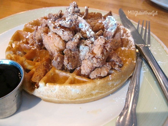 cafe avalaun chicken and waffles