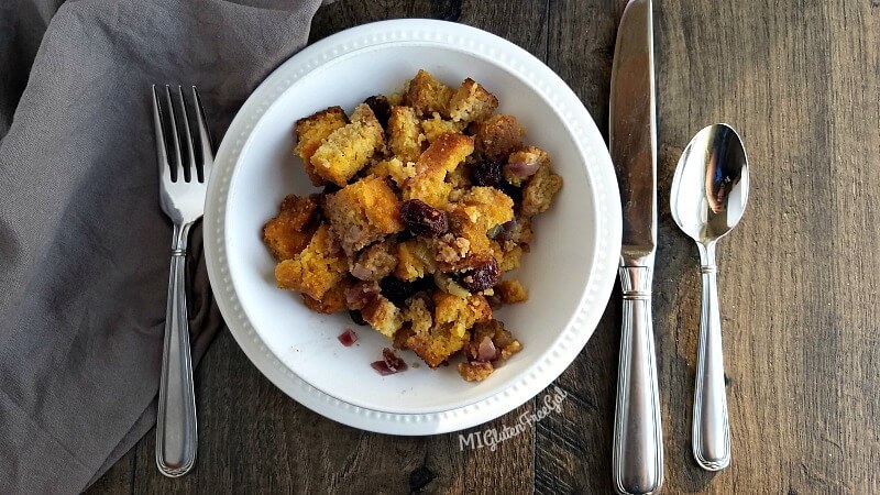 https://miglutenfreegal.com/wp-content/uploads/2017/01/gluten-free-cornbread-stuffing-plated-horizontal-1.jpg