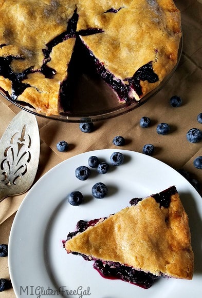 Share this beautiful grain-free blueberry pie with friends and family! 