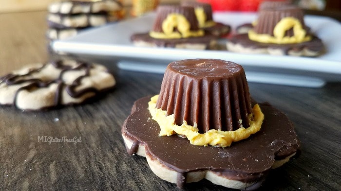 These goodie girl fudge striped cookies make adorable pilgrim hats