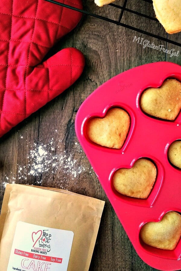 gluten free valentine snack cakes made with Free Love Bakery cake mix