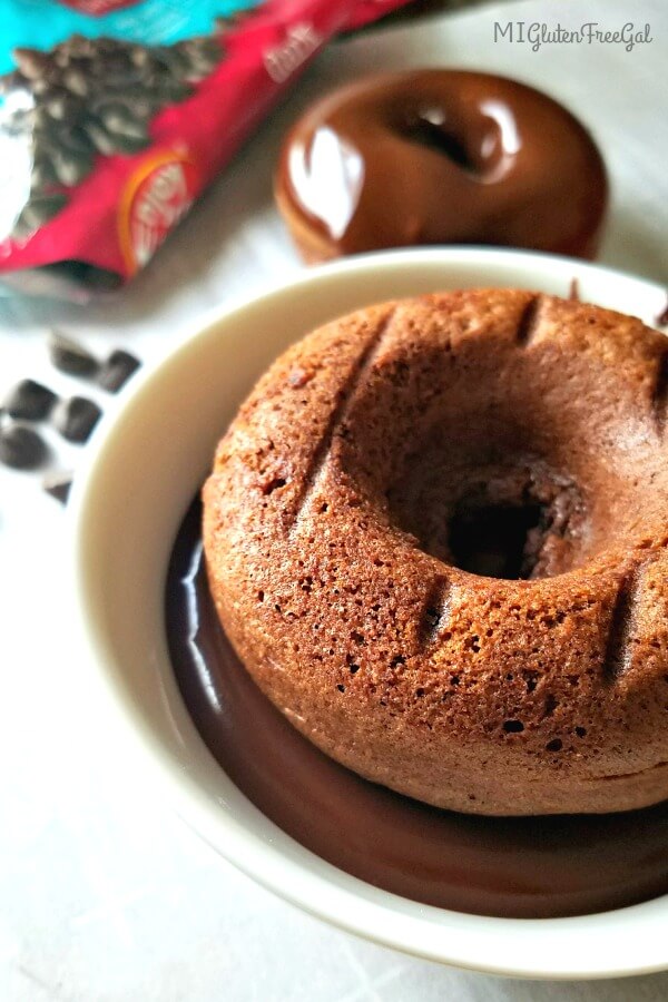 mocha donuts getting dunked close up (1)