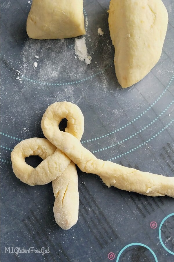 Garlic and Onion Grain Free Shamrock Rolls - MI Gluten Free Gal