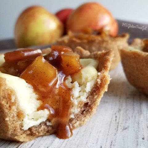 gluten free mini apple cheesecakes close up 2 with Chebe Crust