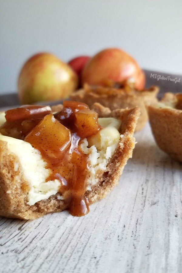 gluten free mini apple cheesecakes close up 2 with Chebe Crust