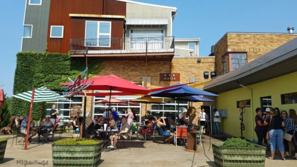 The Mason Jar Cafe Exterior