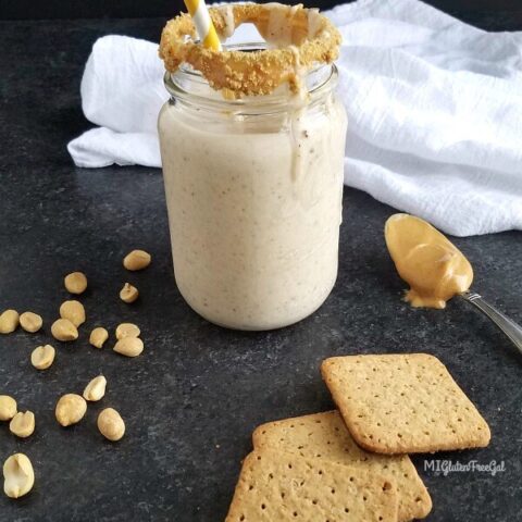 gluten free peanut butter pie shake in mason jar with straw