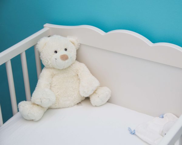 Lucky Crib with teddy bear