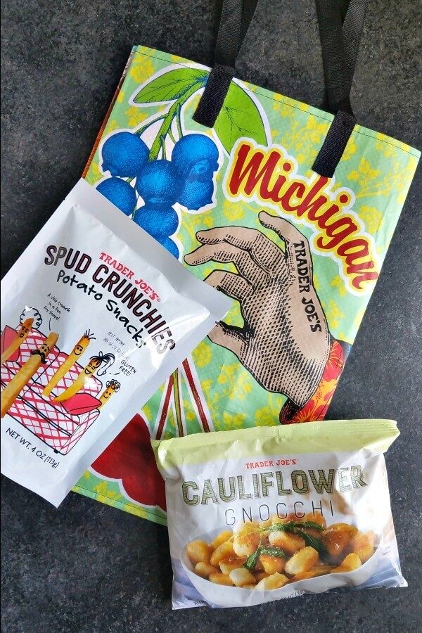 trader joe's grocery bag