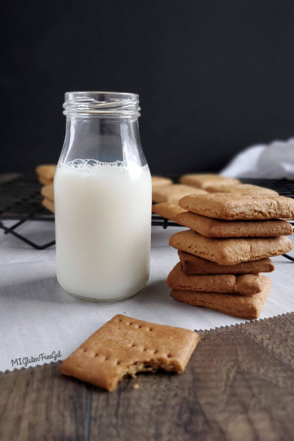 gluten free graham crackers with milk