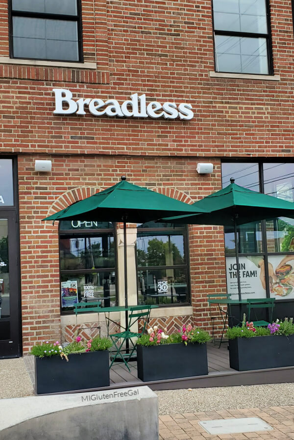 Breadless Restaurant Exterior