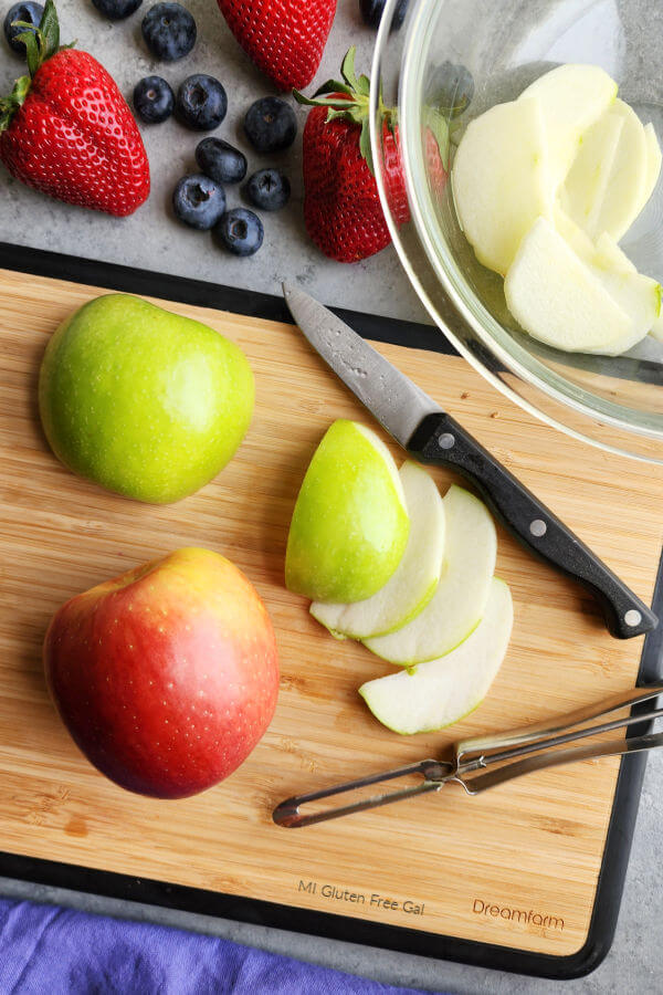 Use tart apples for gluten free fruits of the forest pie filling