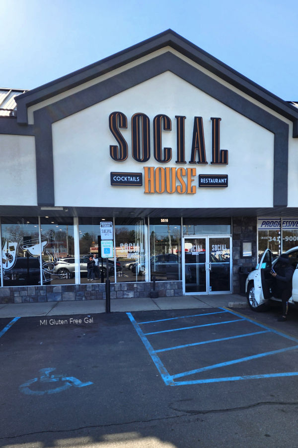 Social House in Flint, MI offers an extensive gluten free menu and ample parking.