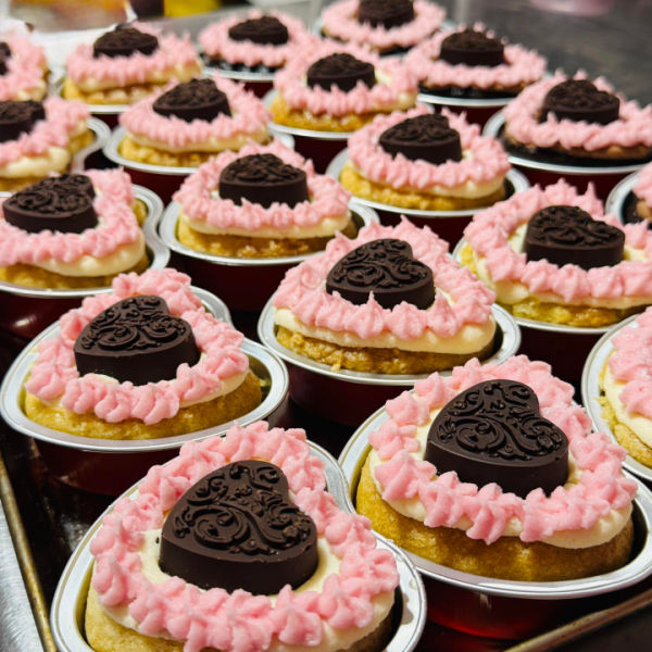 How adorable are these small gluten free heart cakes from Mama Alana's Pantry in Linden, MI?