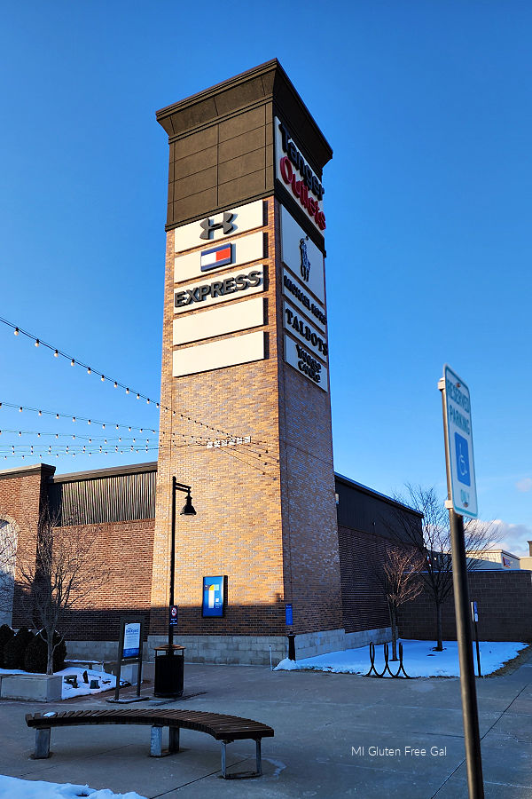 5 Lakes Brew Pub is located in Byron Center, MI at the Tanger Outlets