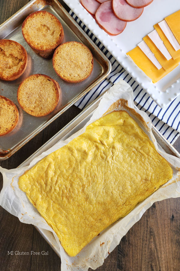 Use Baked Scrambled eggs to make a gluten free breakfast sandwich